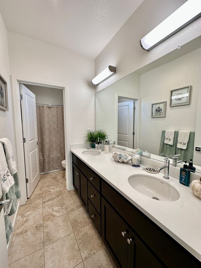 Building Photo - North Natomas Home