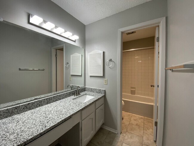 Building Photo - 7146 Spring Grove Dr