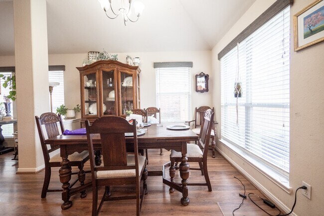 Building Photo - 2834 Falcon Knoll Ln