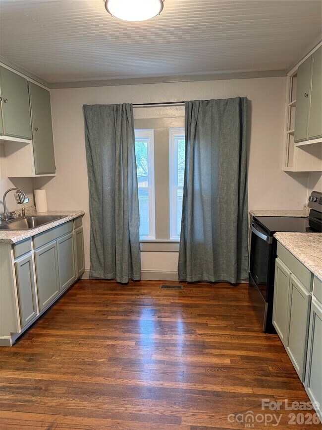 Building Photo - 31 Carolina Ave