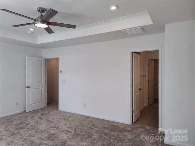 Building Photo - 10033 Guardian Dr