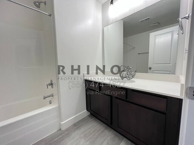 Building Photo - 13941 Little Rdg Ln