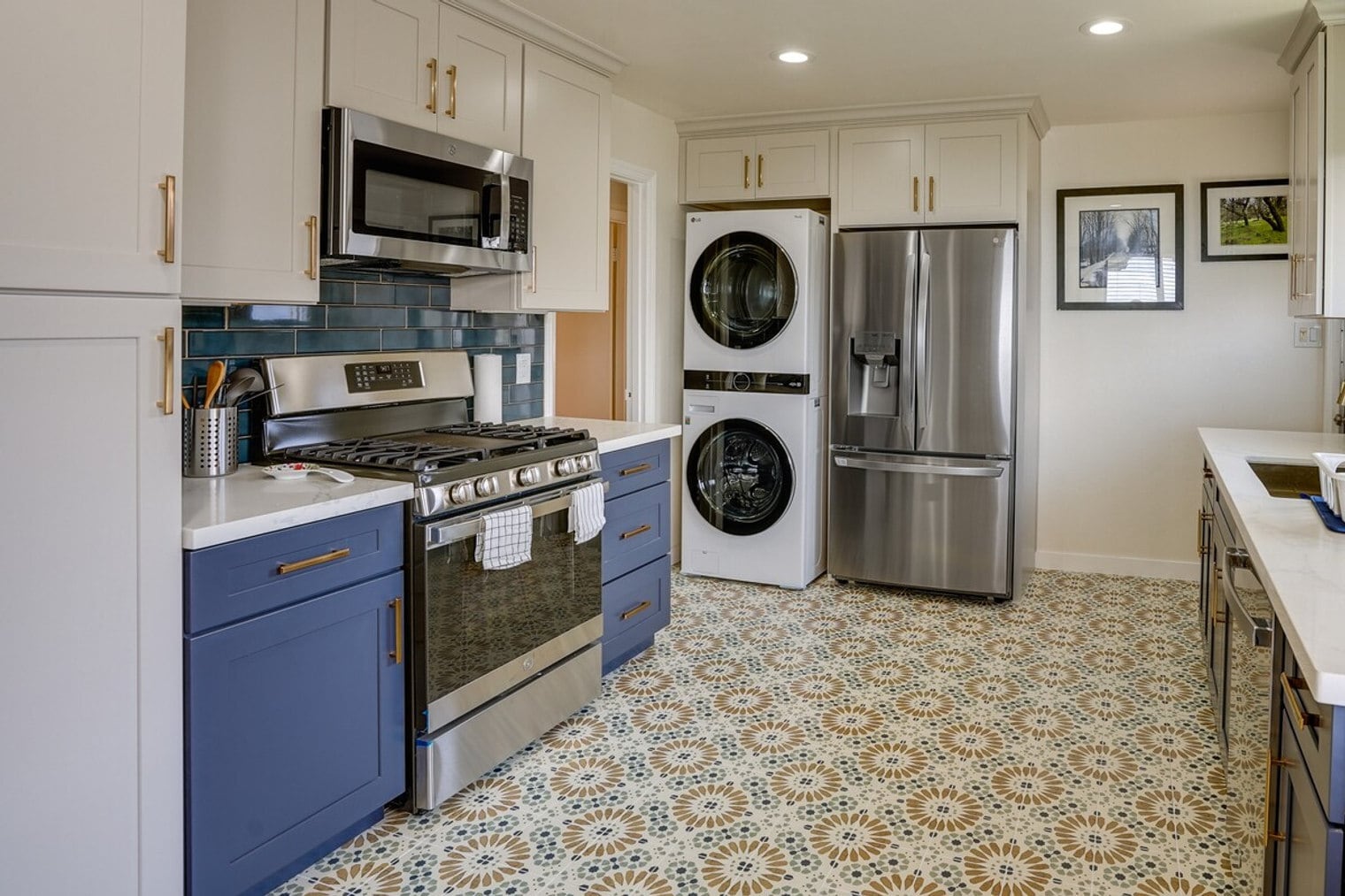 Building Photo - 11 Kenilworth Dr