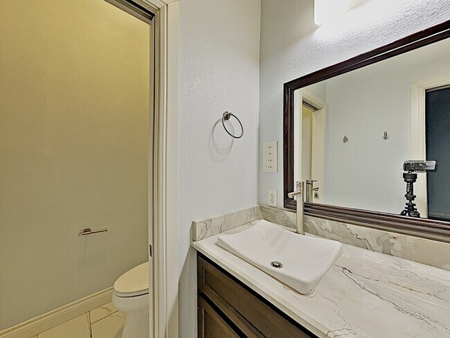 Building Photo - 1414 Record Crossing Rd