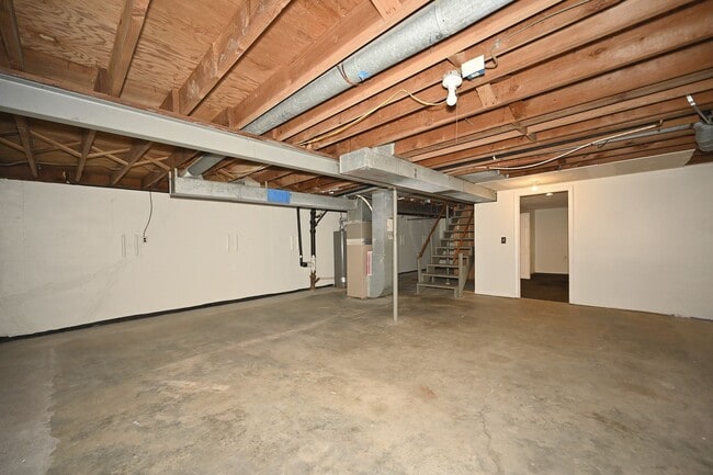 Building Photo - Cute 3-bedroom, 1 bath home with basement!