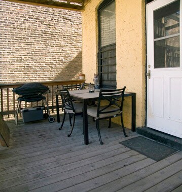 Building Photo - 716 W Briar Pl