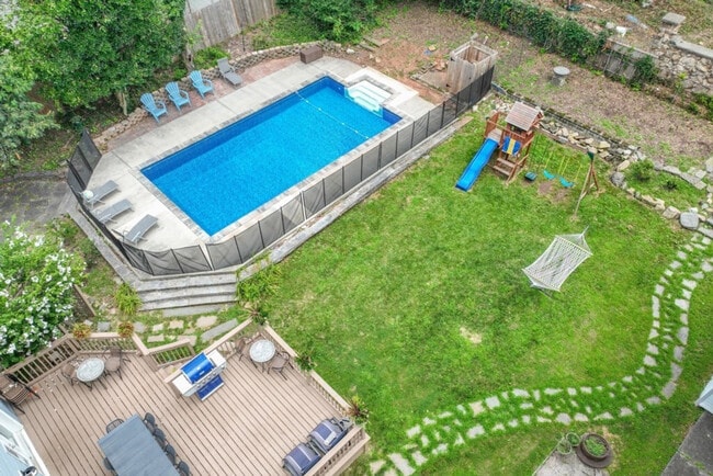 Building Photo - 139 W 4th Ave