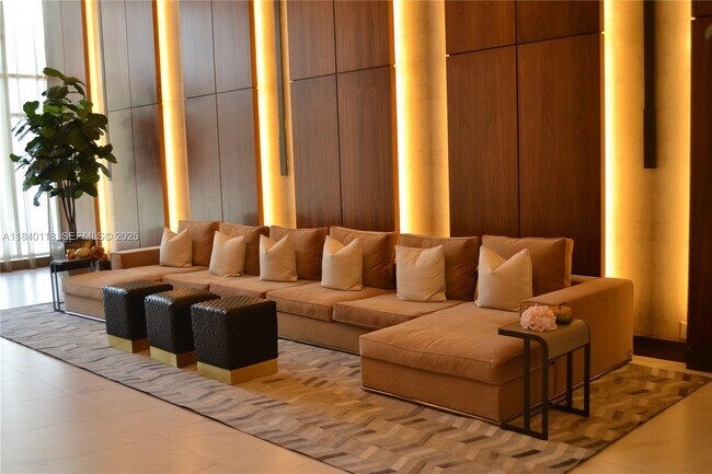 Building Photo - 2960 NE 207th St