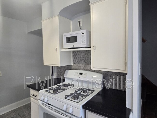 Building Photo - 2929 Bon Air Ave