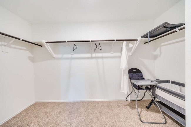 Building Photo - 6055 Diamond Vis Ct