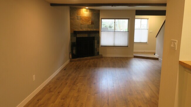 Building Photo - 2979 Shady Holw E