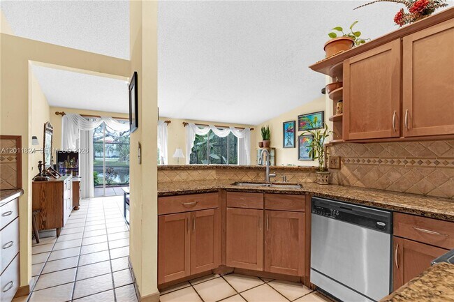 Building Photo - 3761 Alcantara Ave