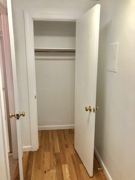 Building Photo - 405 Beacon St