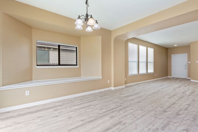 Building Photo - 1752 Bayland St
