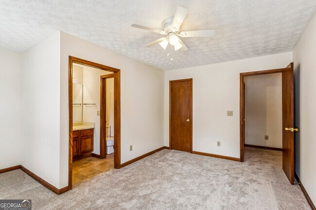 Building Photo - 1105 Booth Ct SW