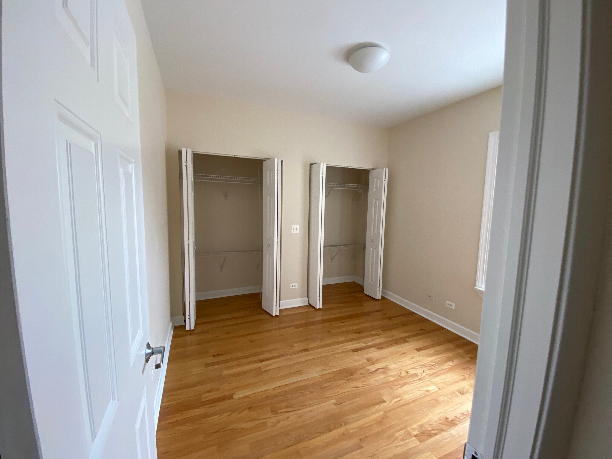 Building Photo - 3246 N Clifton Ave