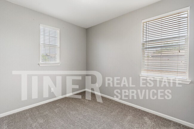 Building Photo - 8287 Lauffer Way