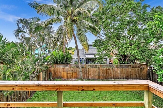 Building Photo - 2438 Southridge Rd