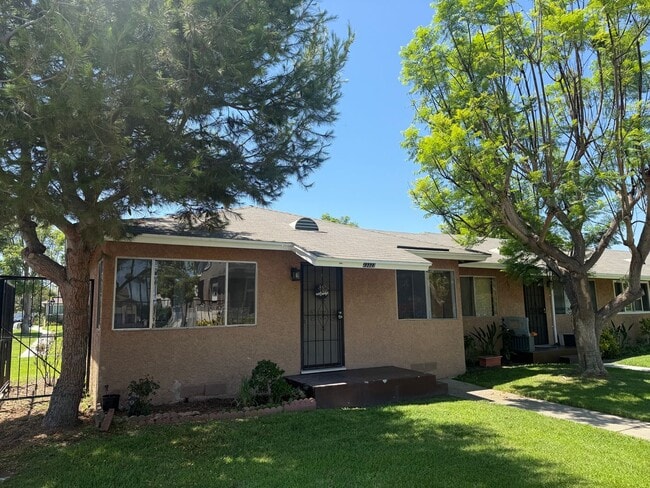 Primary Photo - AWESOME 2 BEDROOM 1.5 BATH CONDO - AVALON ...