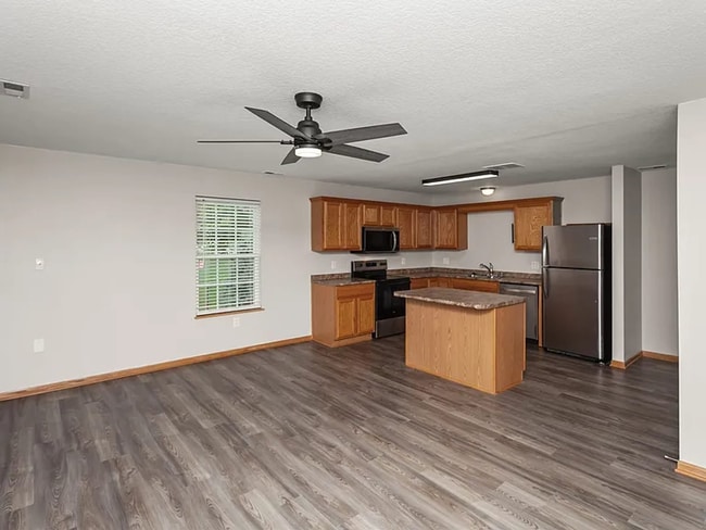 Building Photo - Townhouse for Rent!