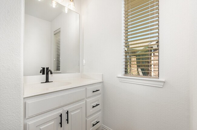 Building Photo - 2295 Sandy Creek Dr