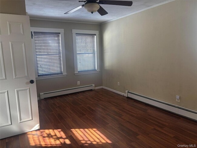 Building Photo - 109 Roosevelt Ave