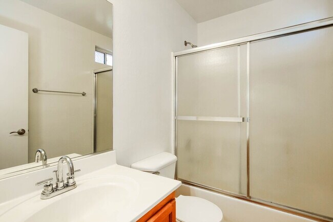 Building Photo - 12654 W Paradise Dr