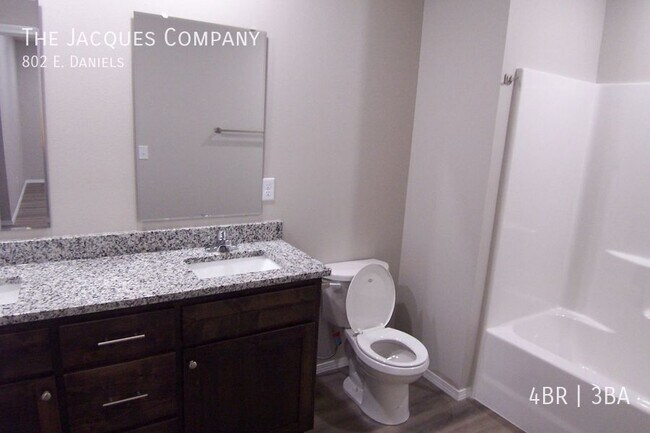 Building Photo - 802 E. Daniels-