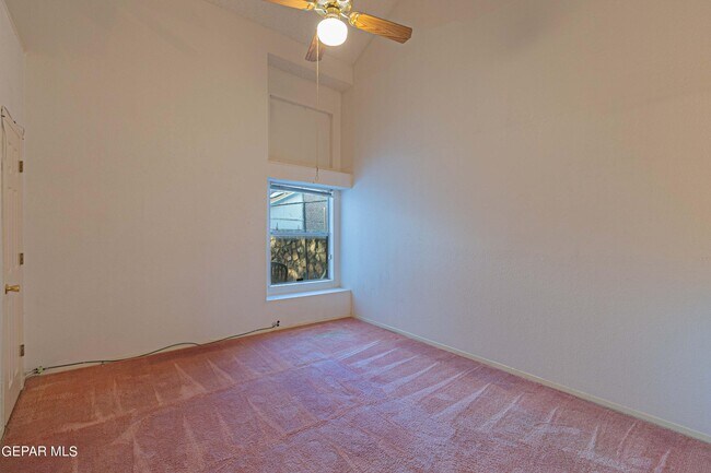 Building Photo - 801 Derrickson Dr