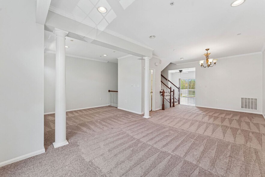 Building Photo - 4229 Talmadge Cir