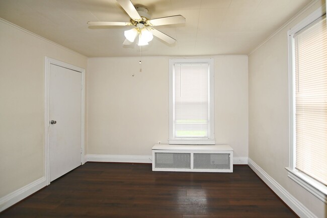 Building Photo - 310 Crabb Ave