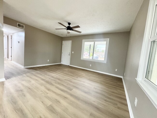 Building Photo - 1629 9th Ave