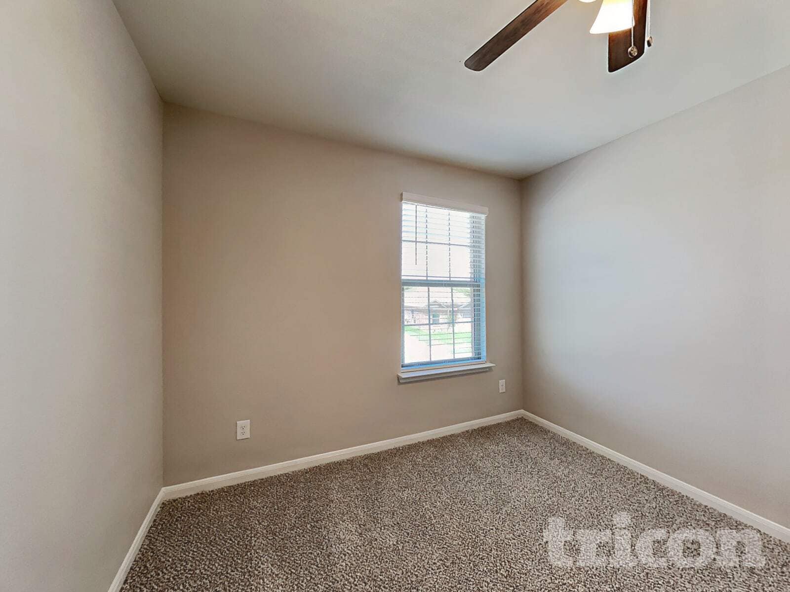 Building Photo - 824 Clark Dr