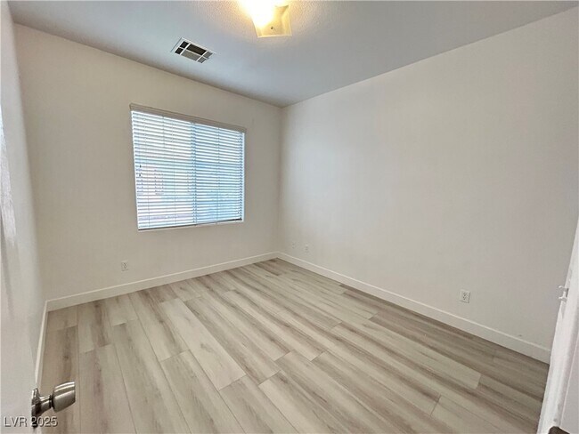 Building Photo - 8618 Peaceful Dreams St