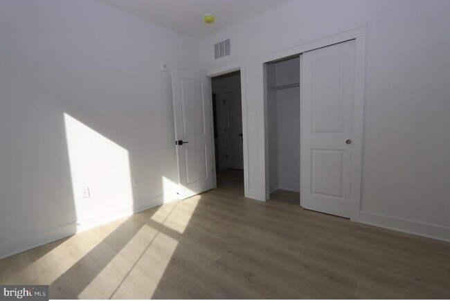 Building Photo - 117 E Cromwell St