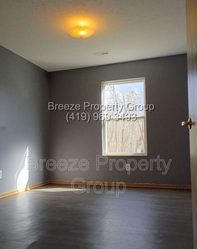 Building Photo - 329 S Jackson St