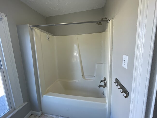 Building Photo - 1110 11th St