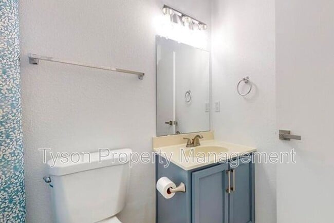 Building Photo - 1033 Desert Paintbrush Loop