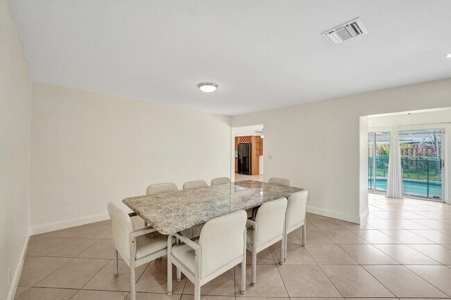 Building Photo - 4721 Sarazen Dr