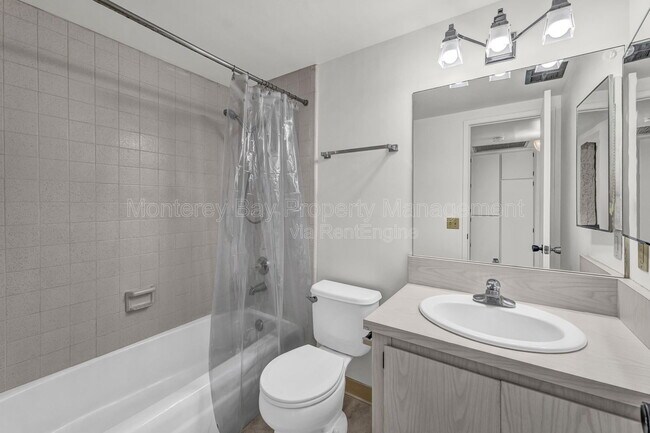 Building Photo - 500 Glenwood Cir