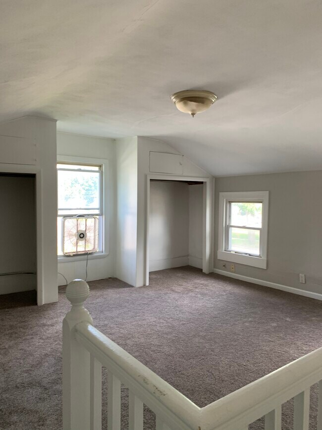 Building Photo - 1306 Laurel Ave