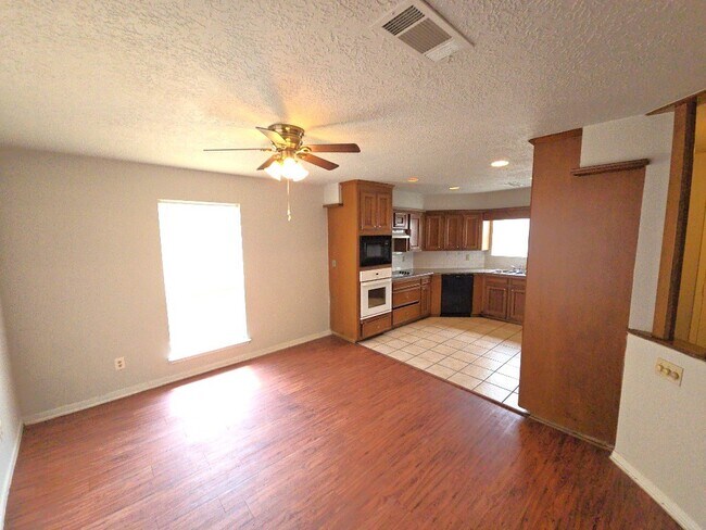 Building Photo - 1705 Bodart Ct