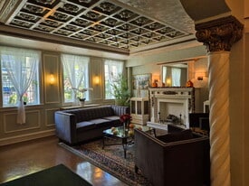 Building Photo - 4531 Ashland N Ave