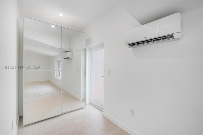 Building Photo - 234 Minola Dr