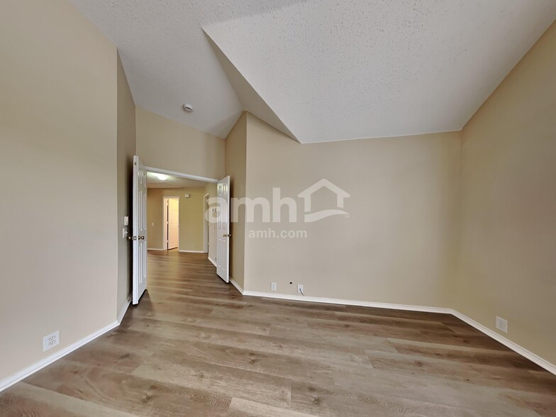 Building Photo - 7847 Teal Dr