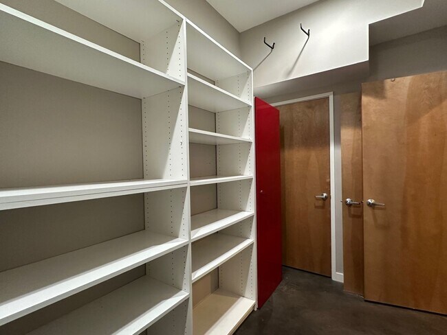 Building Photo - Beacon Hill Townhouse