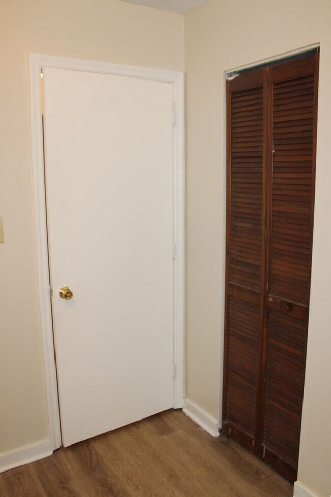 Building Photo - Charming Duplex in Havelock