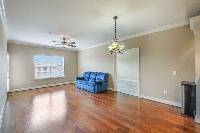 Building Photo - 2203 Dorrington St