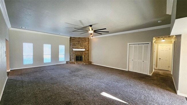Building Photo - 10029 S Fairview Dr