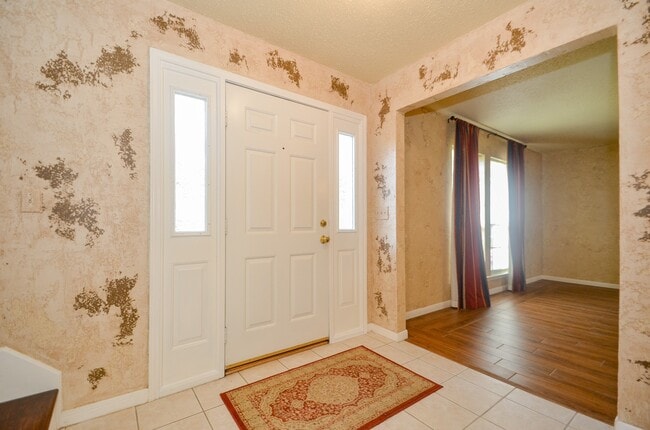 Building Photo - 8310 Hot Springs Dr